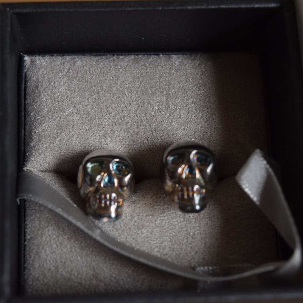 skull cufflinks